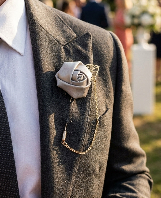 Blumen-Anstecknadel Grau Herren «Alfred»