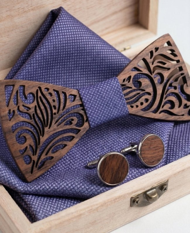 Geschenkbox Herren-Fliege lila aus Holz „Baptiste"